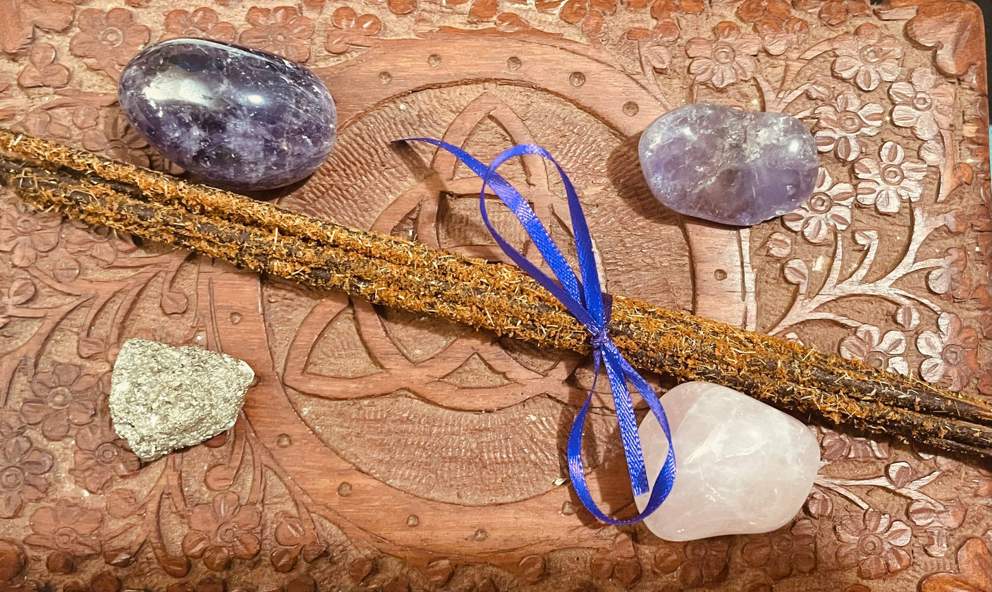 Hecate's Perfume - Handmade Offering Incense - 8 Sticks