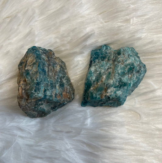 Apatite | Rough Stone | 1 Large Piece | Approximately 0.5 to 1 Inch | Spiritual Stones | Witch Tools & Supplies | Meditation | Chakras